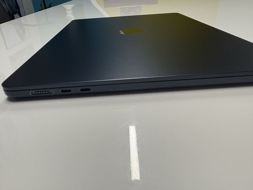 Продам MacBook 15 Midnight 16/256 gb