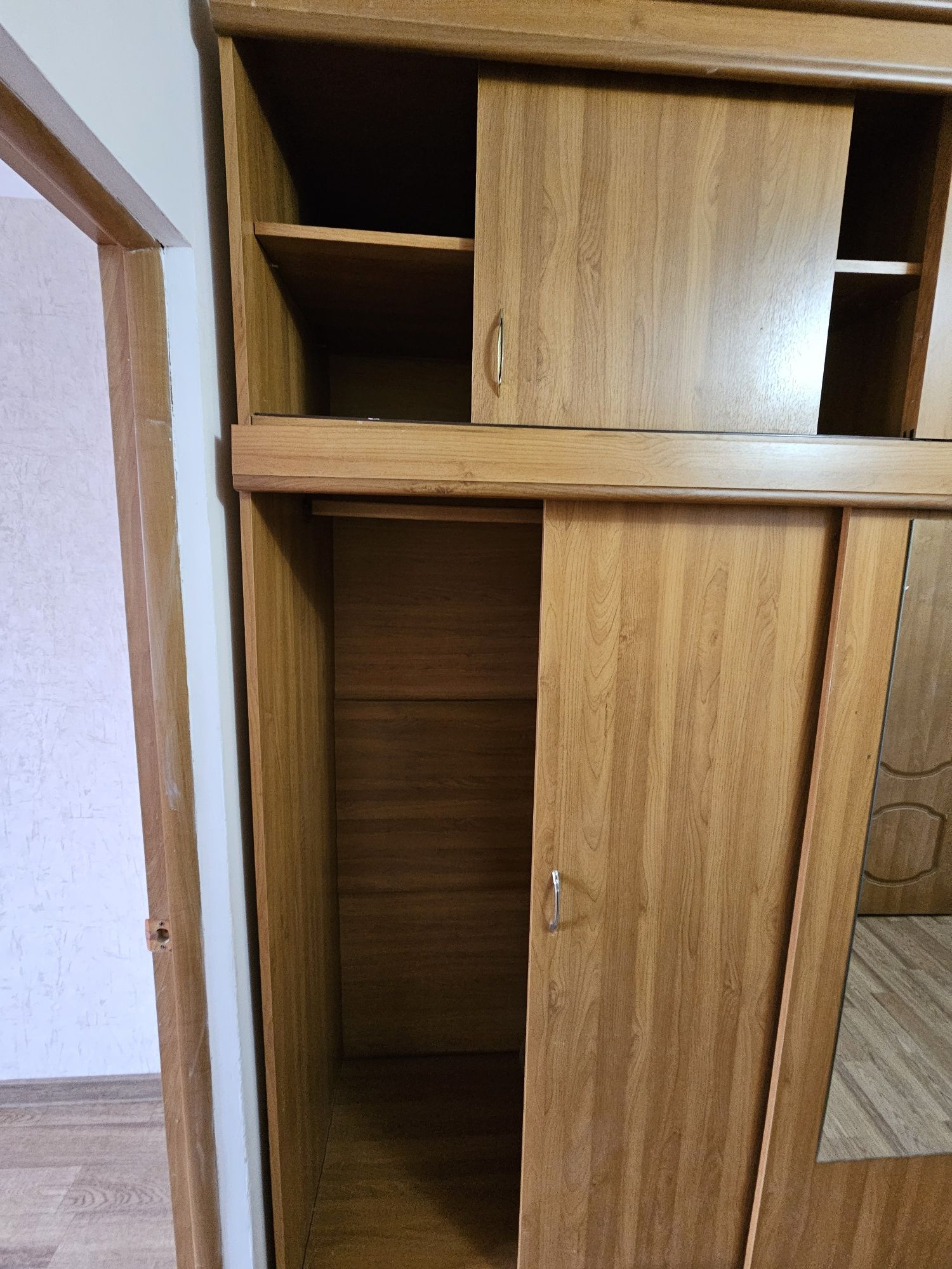 Продам шкаф в отличном состоянии