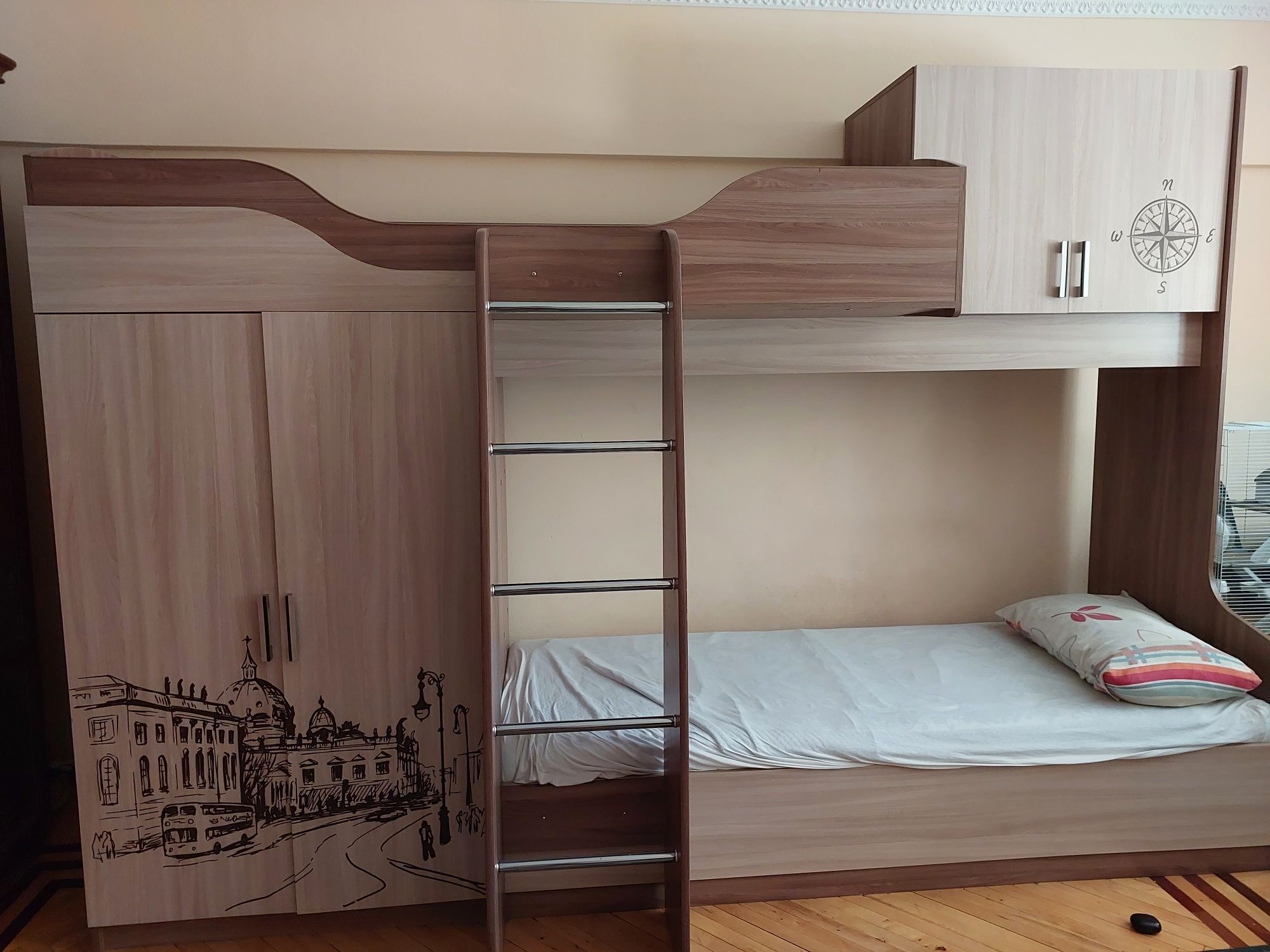Продам двухъярусную кровать
