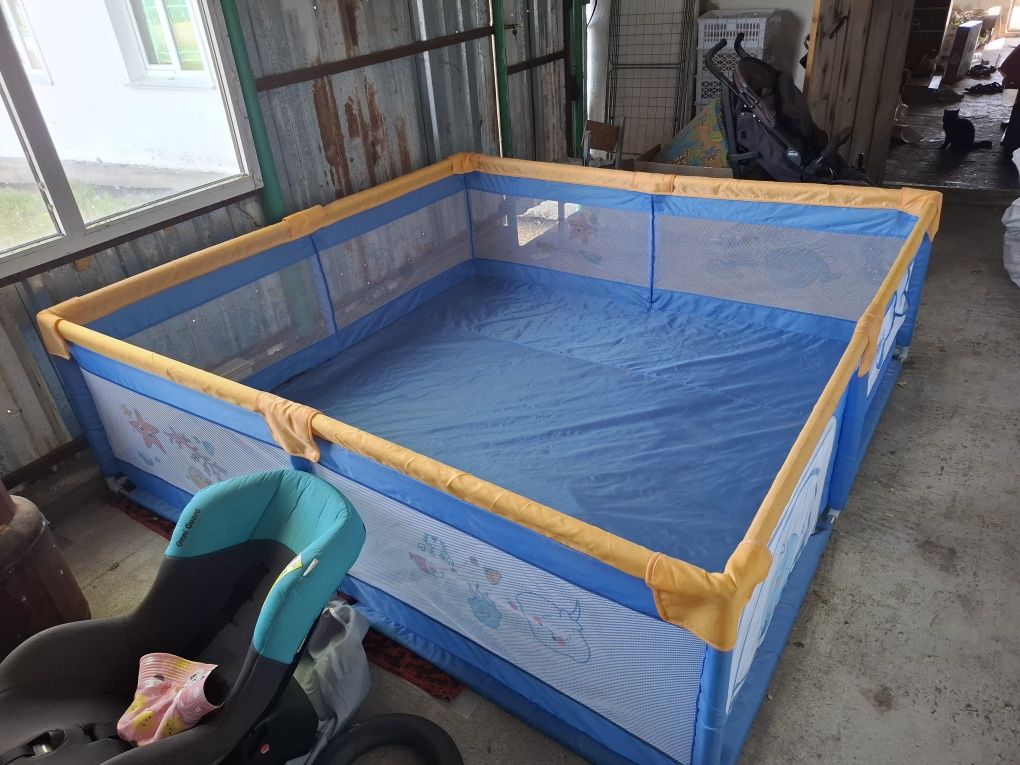 Продам детский манеж 2×2