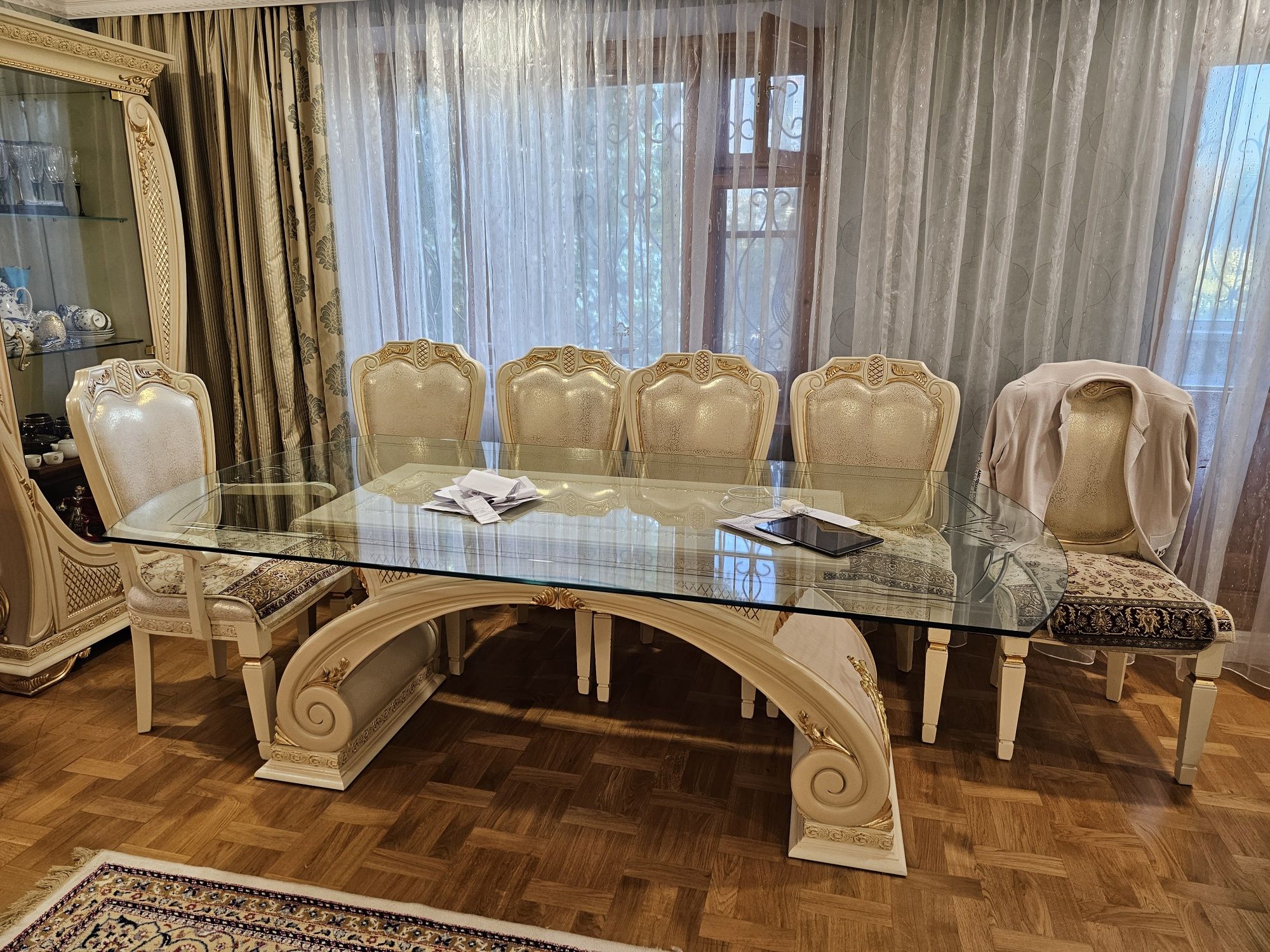 Мебель для гостинной в классическом стиле