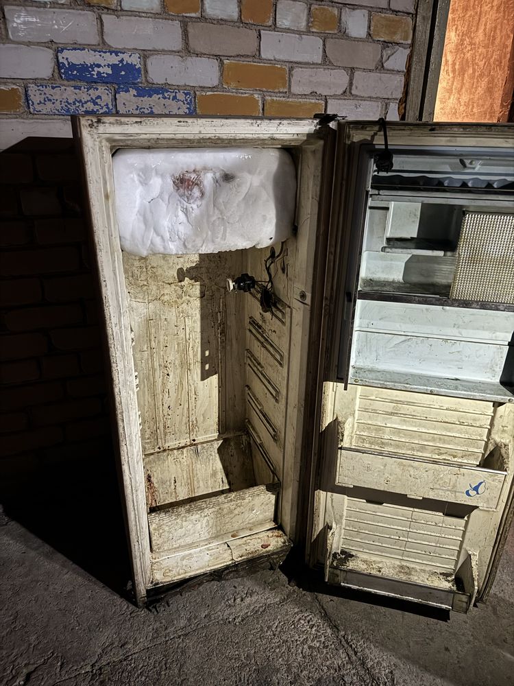 Морозильник на запчасти морозит отлично