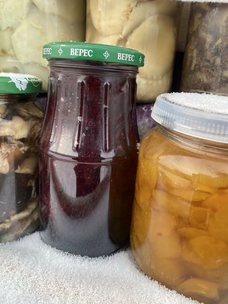 Варенье вишнёвое с косточками ,клубничное,и другое