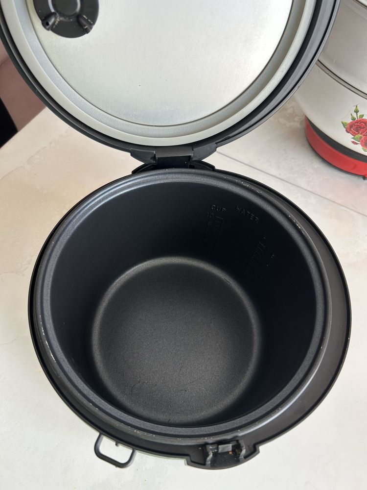 Мультиварка Midea MW-3808ST