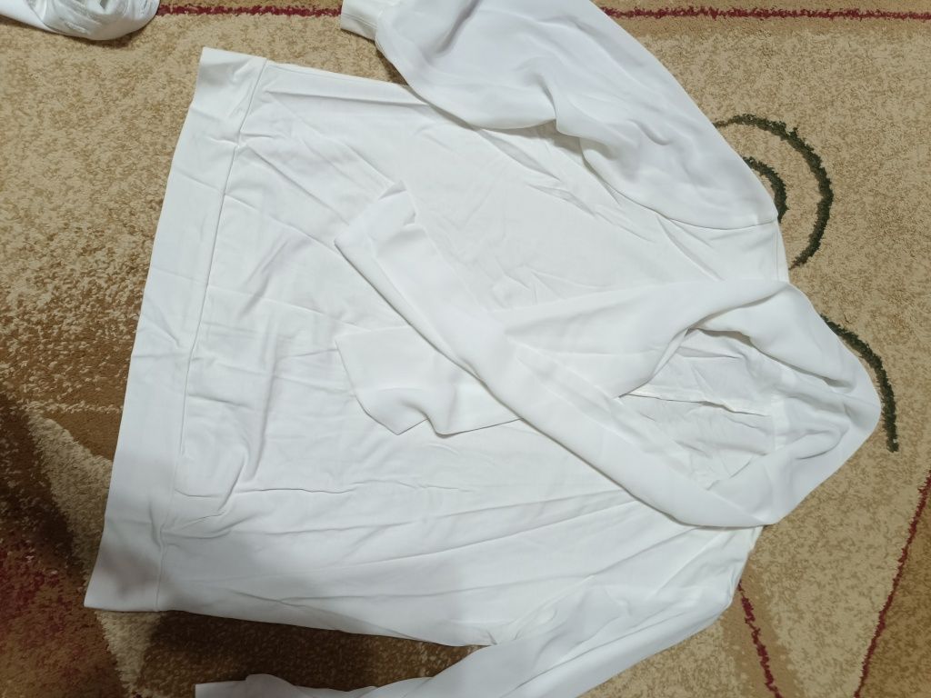 Продам костюмы и юбки