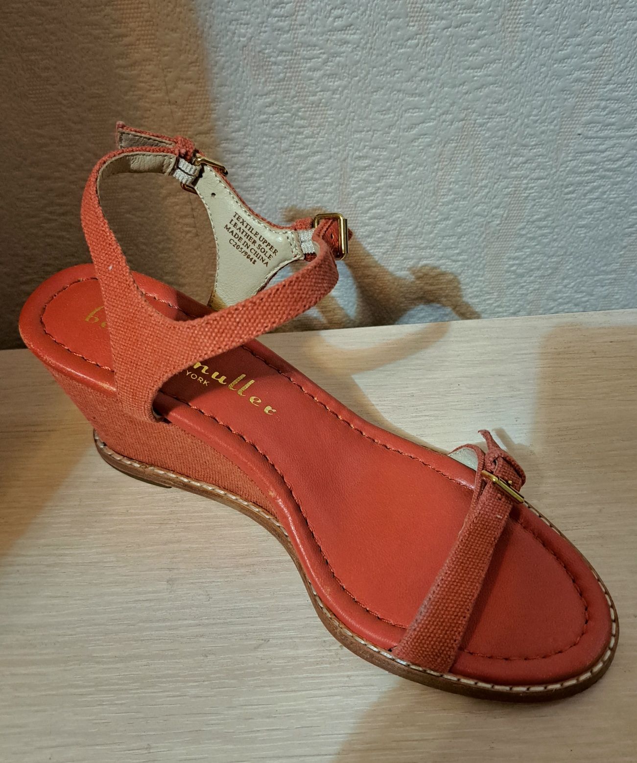 Продам Босоножки размер 36
