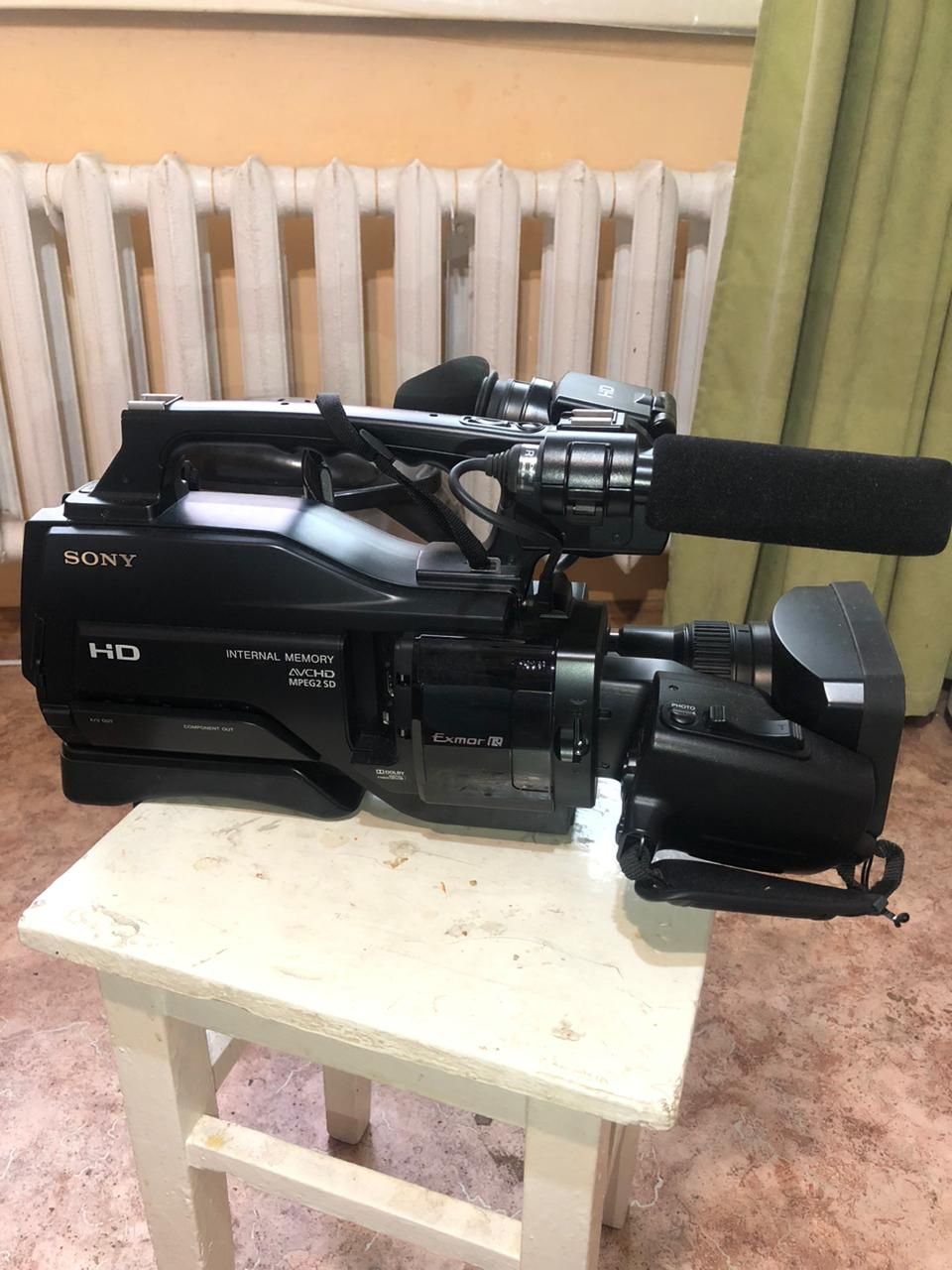 Sony hxr mc 1500 плюс микрофон и штатив