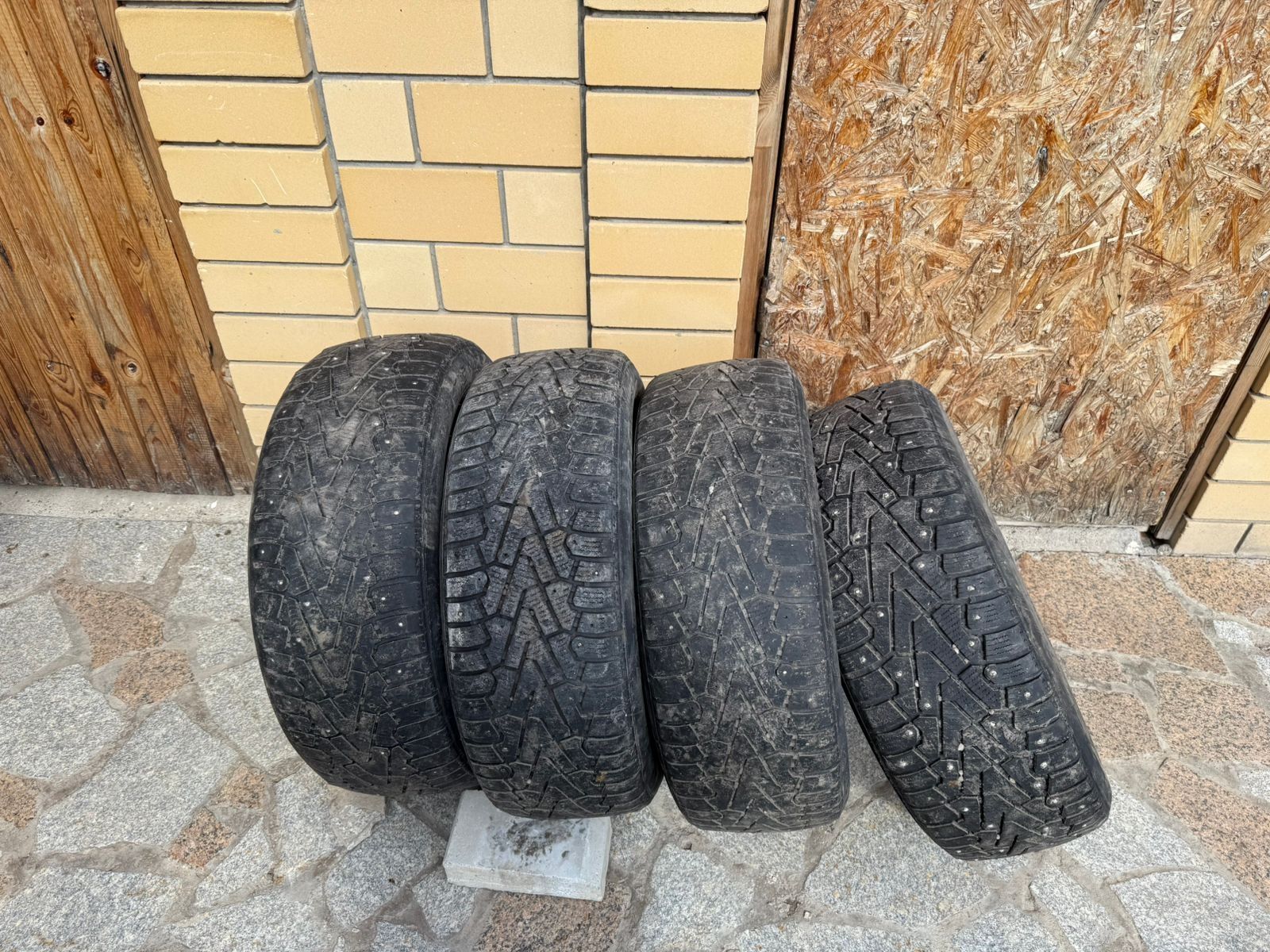 Продам диски и шины НЕДОРОГО