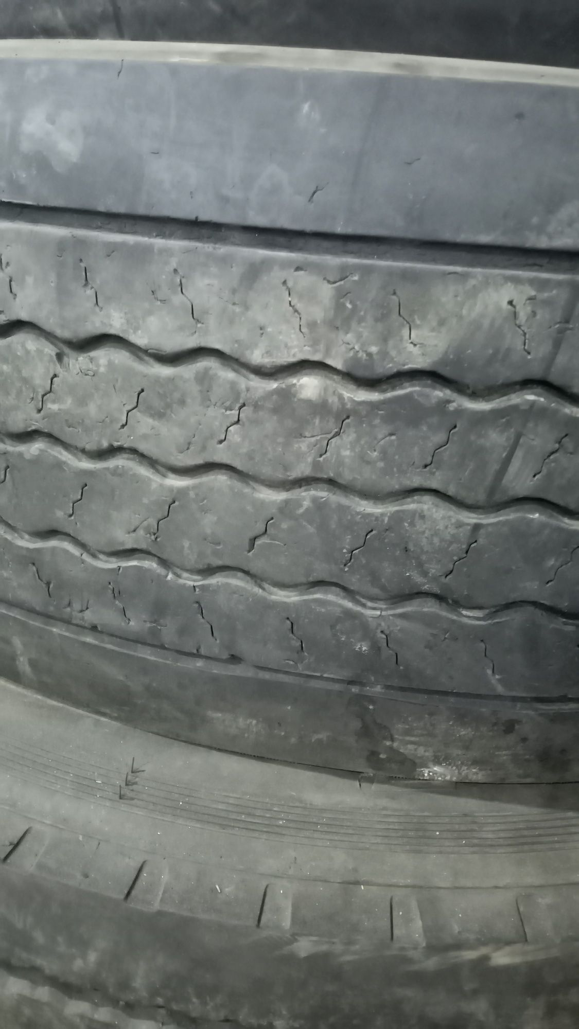Продам резину 22.5