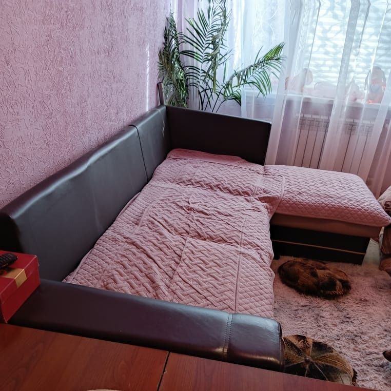 Продаю угловой диван