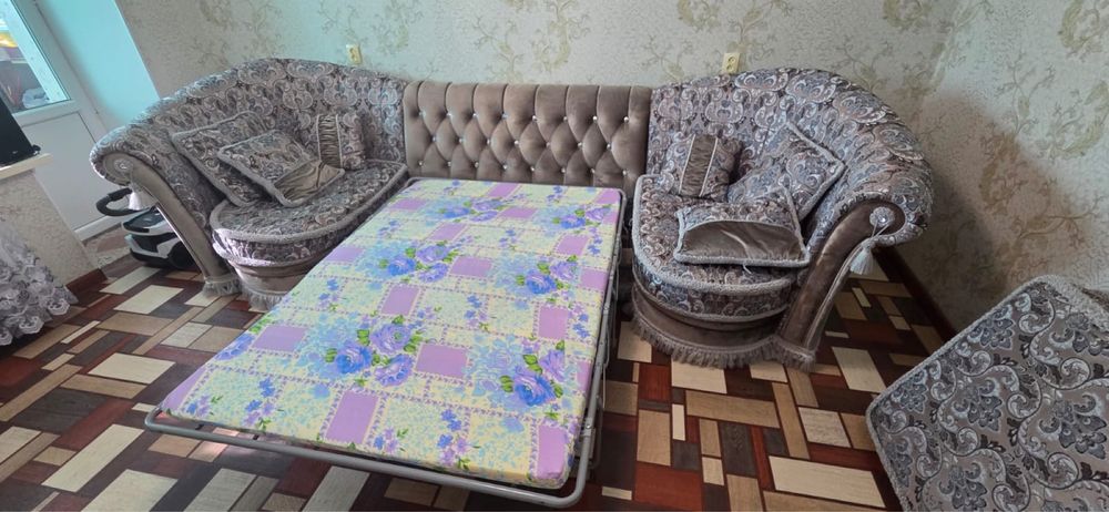 Срочно продам диван кровать связью с переездом