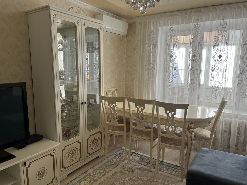 Продам 3-х комнатную квартиру в центре