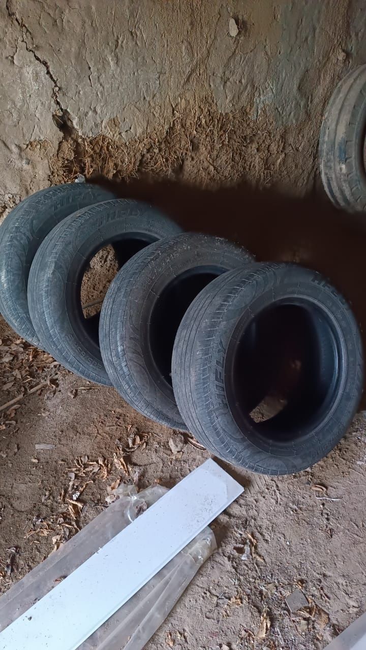 Продается диски на Мерседес бенц ... Оригинальные  R - 15.. с Новой ре