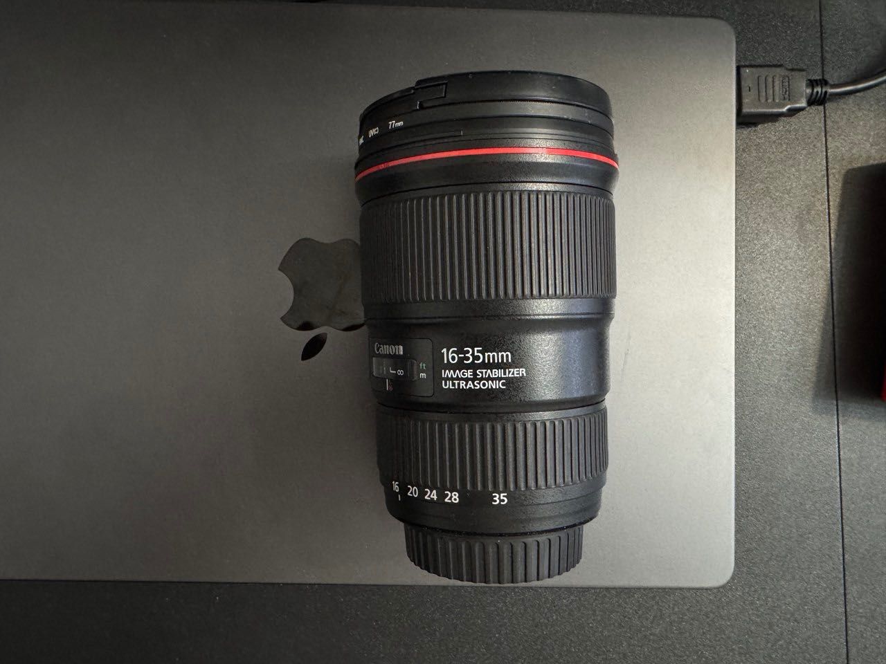Объектив Canon EF 16-35mm f/4L IS USM