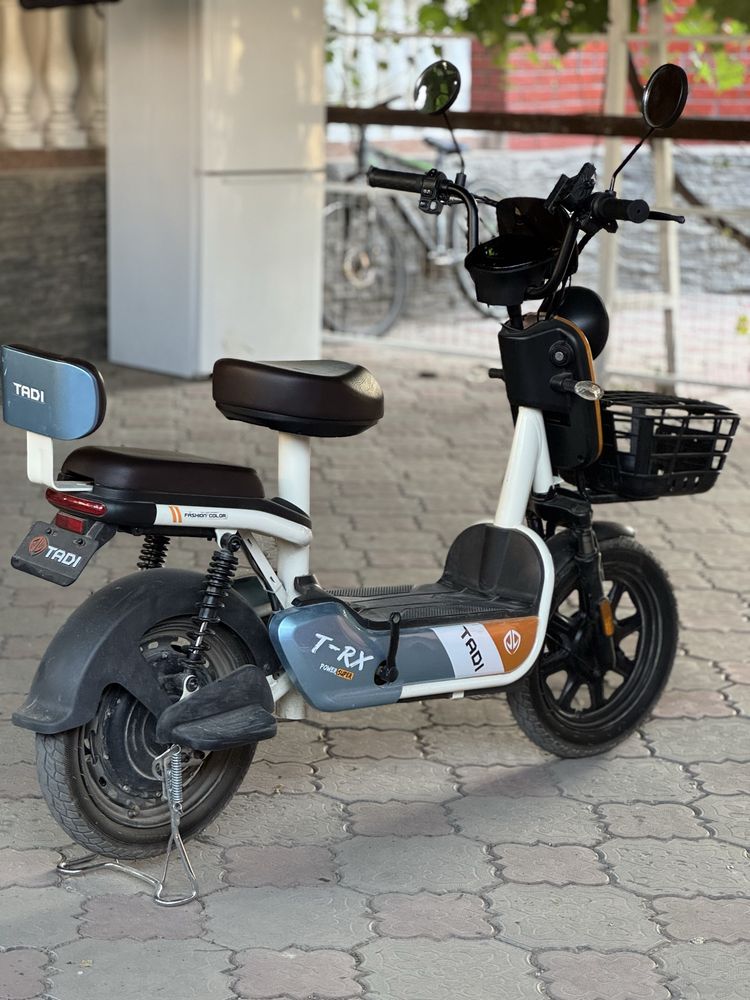 Продам электроскутер почти новый