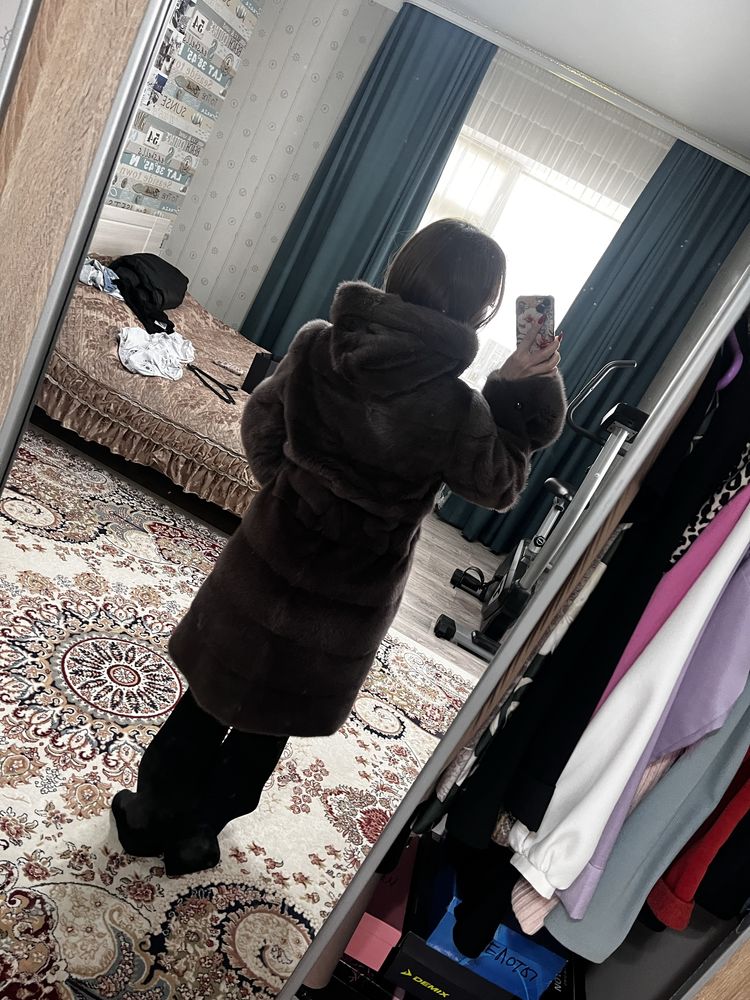 Продам норковую шубу