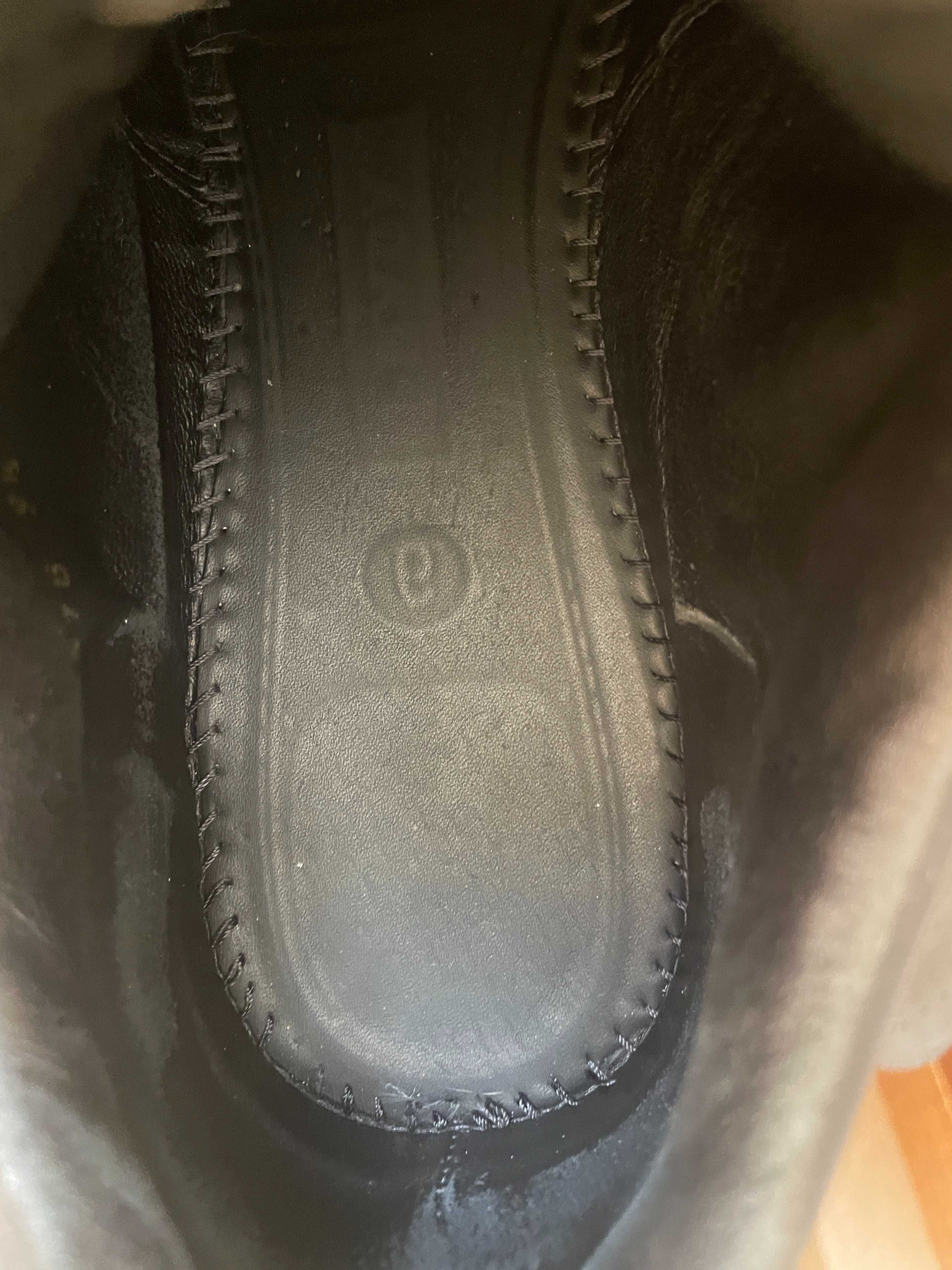 Продаю кроссовки PRADA мужские ОРИГИНАЛ размер 43-43,5