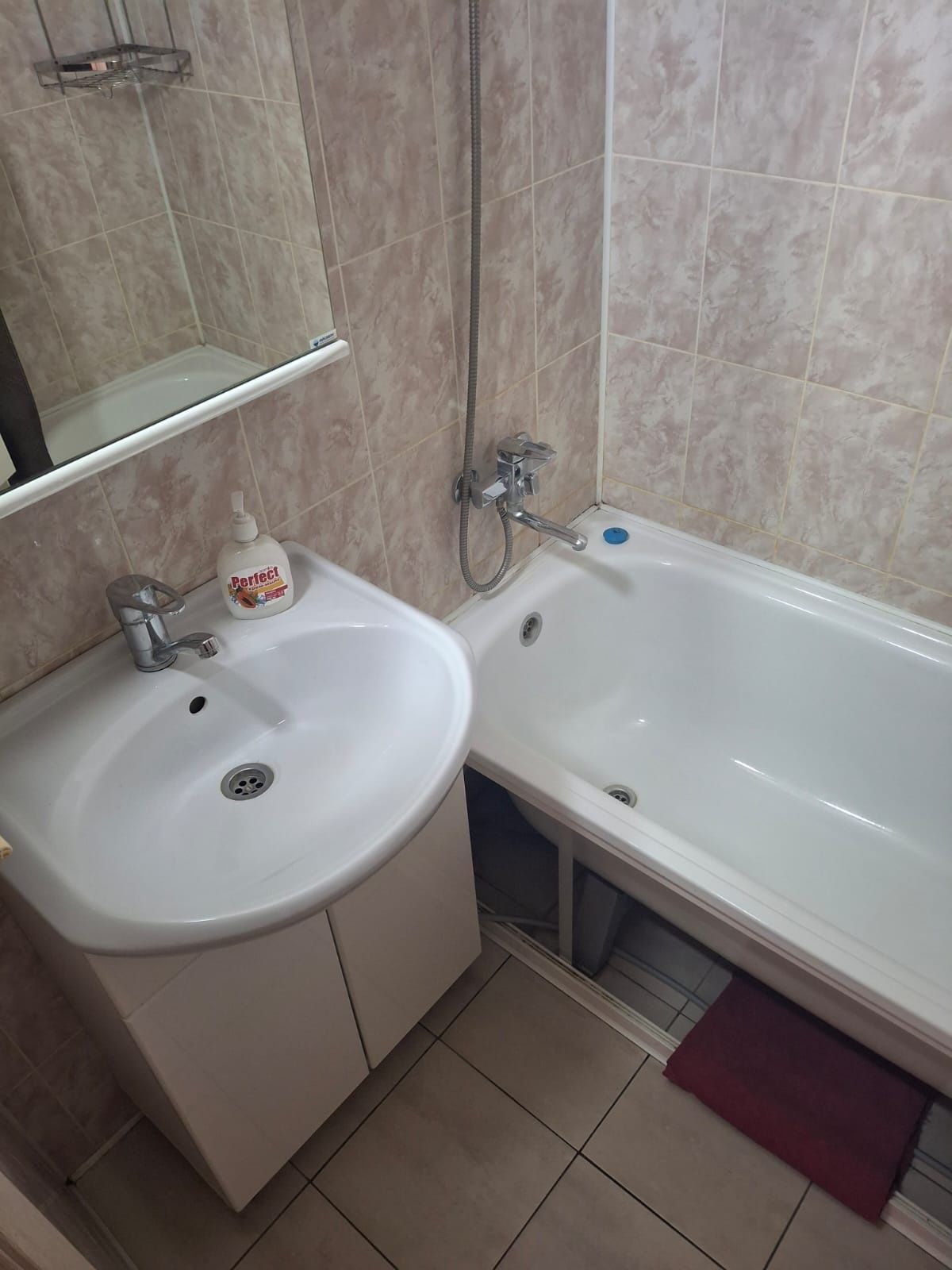 Сдам 1 и 2х.ком. кв. в 11 мкр.посуточно.