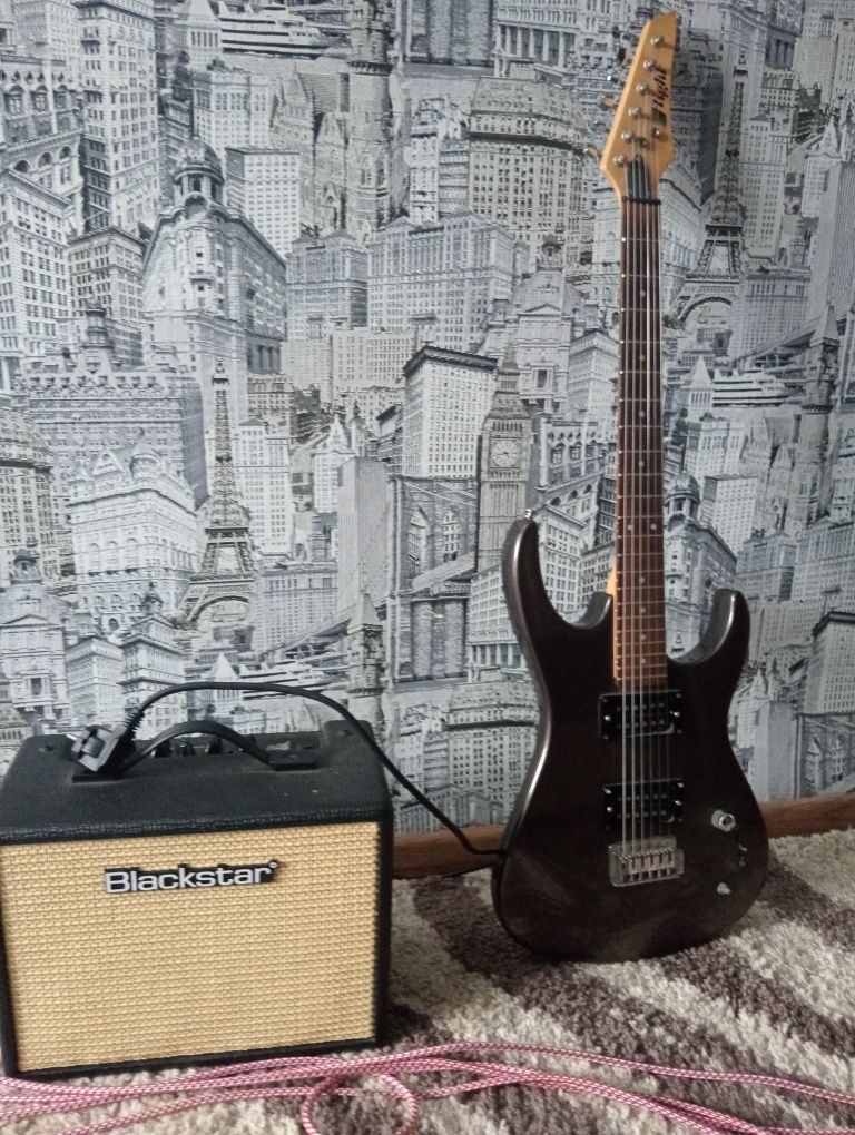 Электрогитара Flight Superstrat и комбик Black star debut 15e