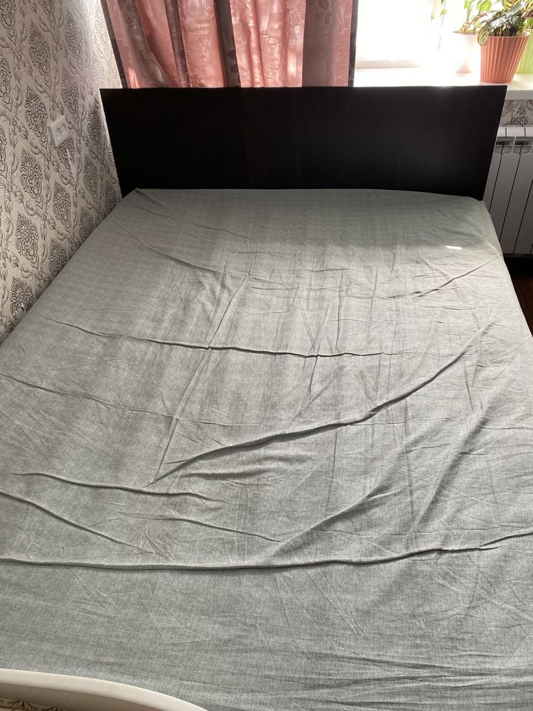 Продам двухспальную кровать 160*200