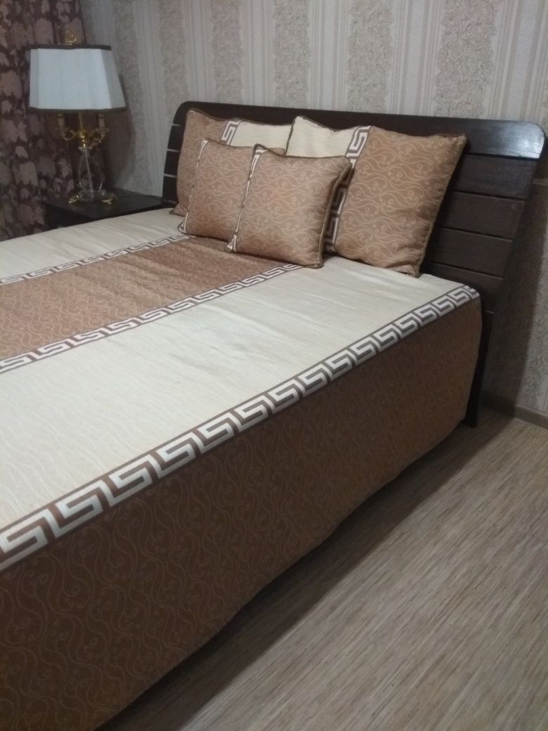 Продам покрывало на   размер кровати 1.60 * 2.0