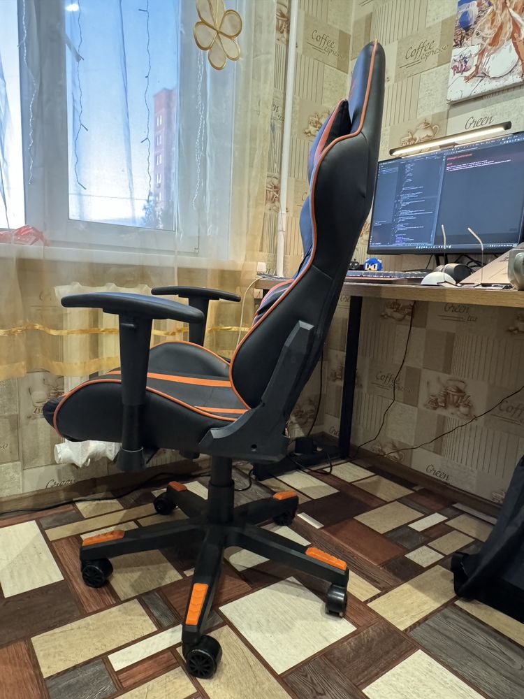 Компьютерное кресло