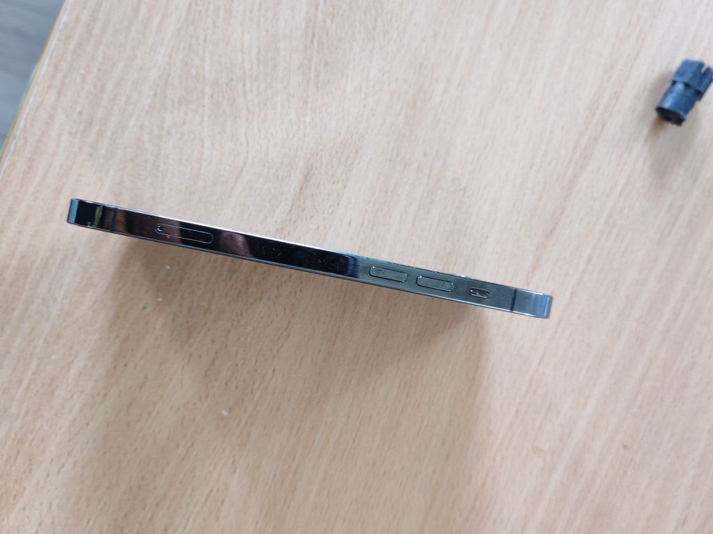 Продам Iphone 12 pro
