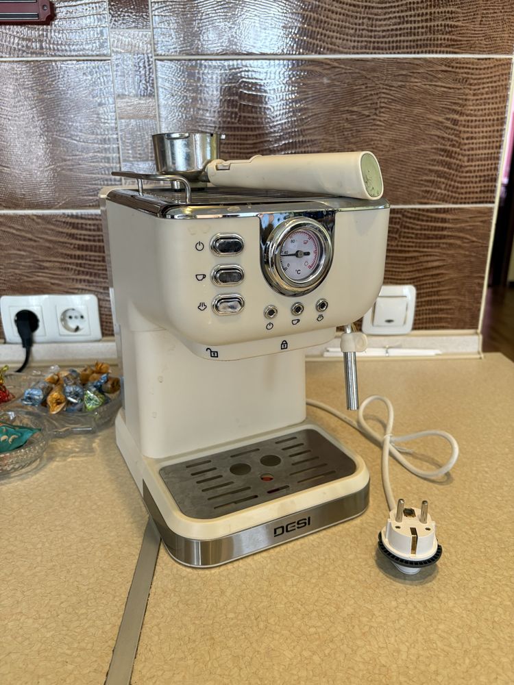 Кофеварка рожковая cm3120, кремовый