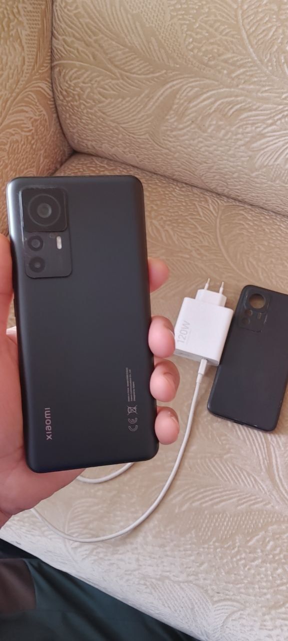 Hiomi 12T Pro 12+8 RAM 256GB snapdregon 8gen+1 protsessor