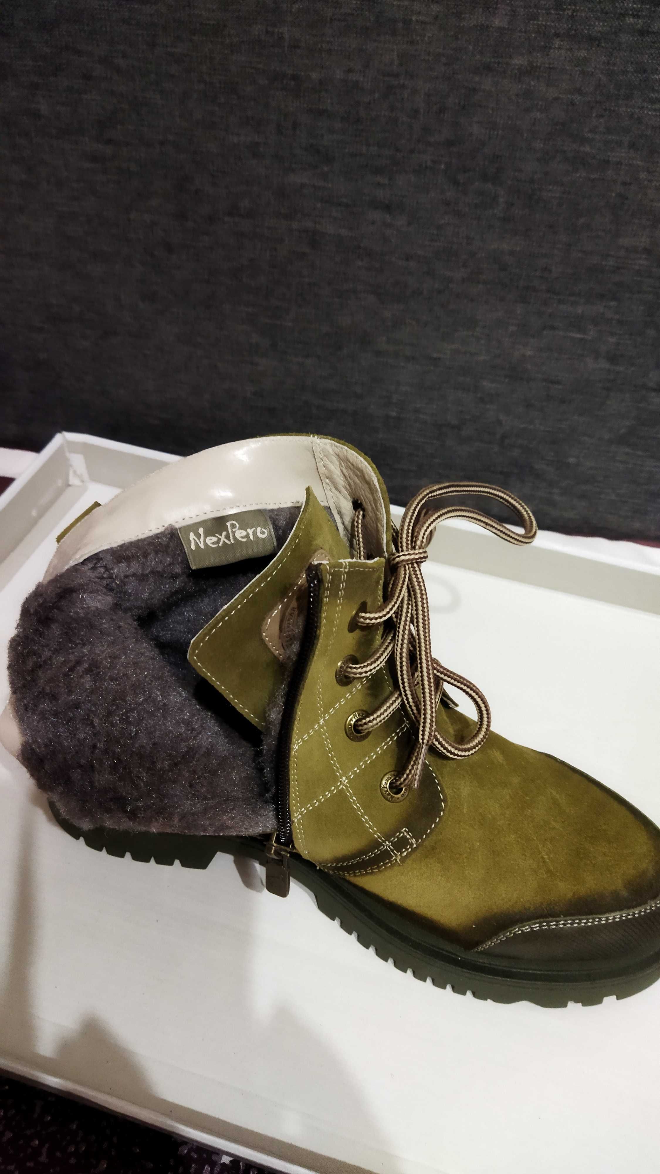 Продам зимние ботинки