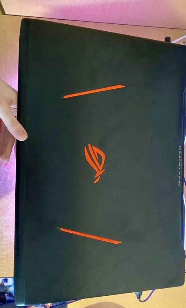 Игровой ноутбук Asus strix
