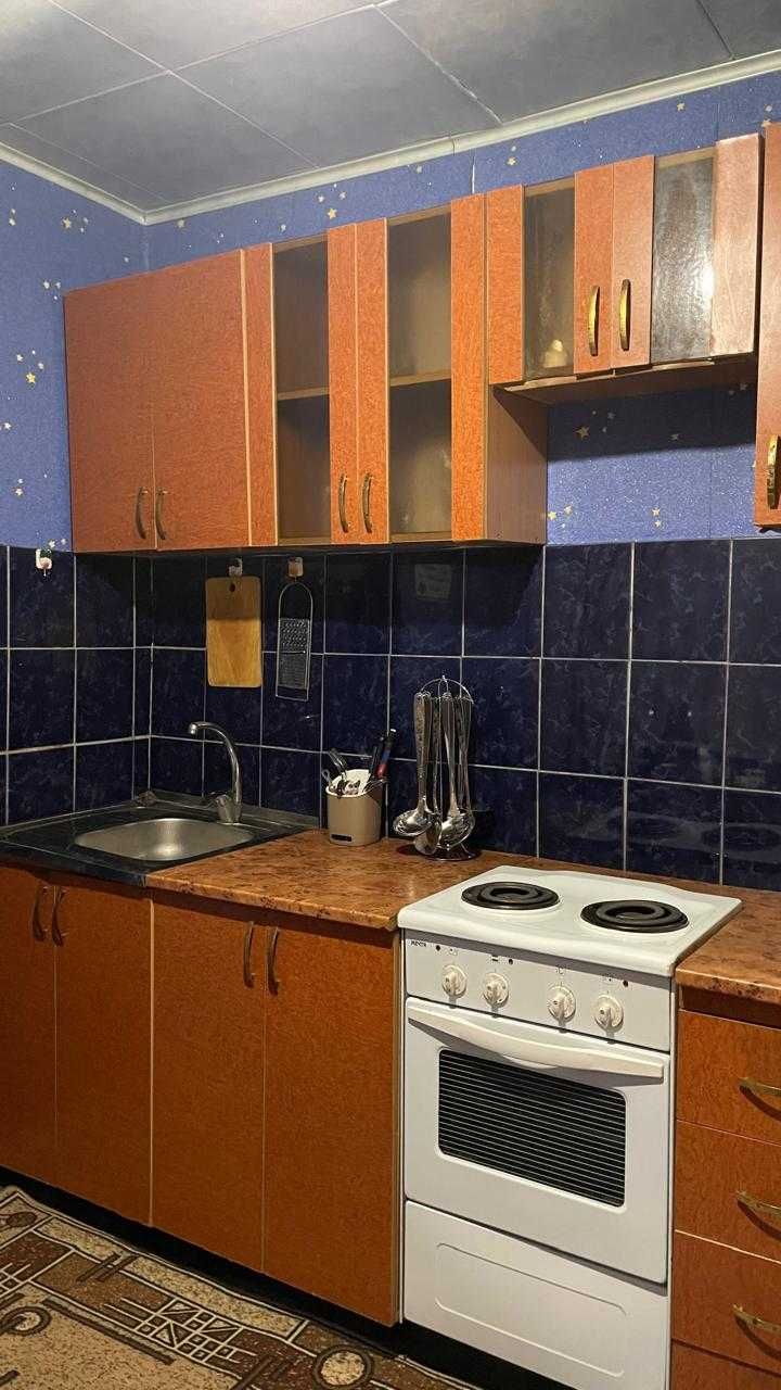 *Сдам посуточно 1-ком.кв. ул.Ак.Бектурова 21-угол ул.Крупской*