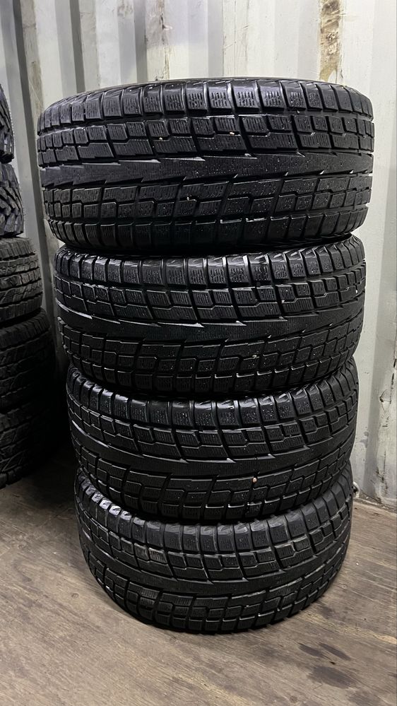 285/50/20 почти новые Зимние шины Yokohama Geolandar
