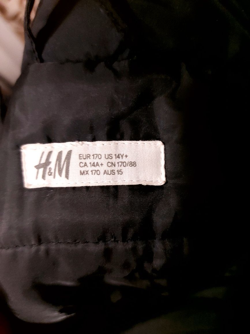 Куртка демисезон от H&M.
