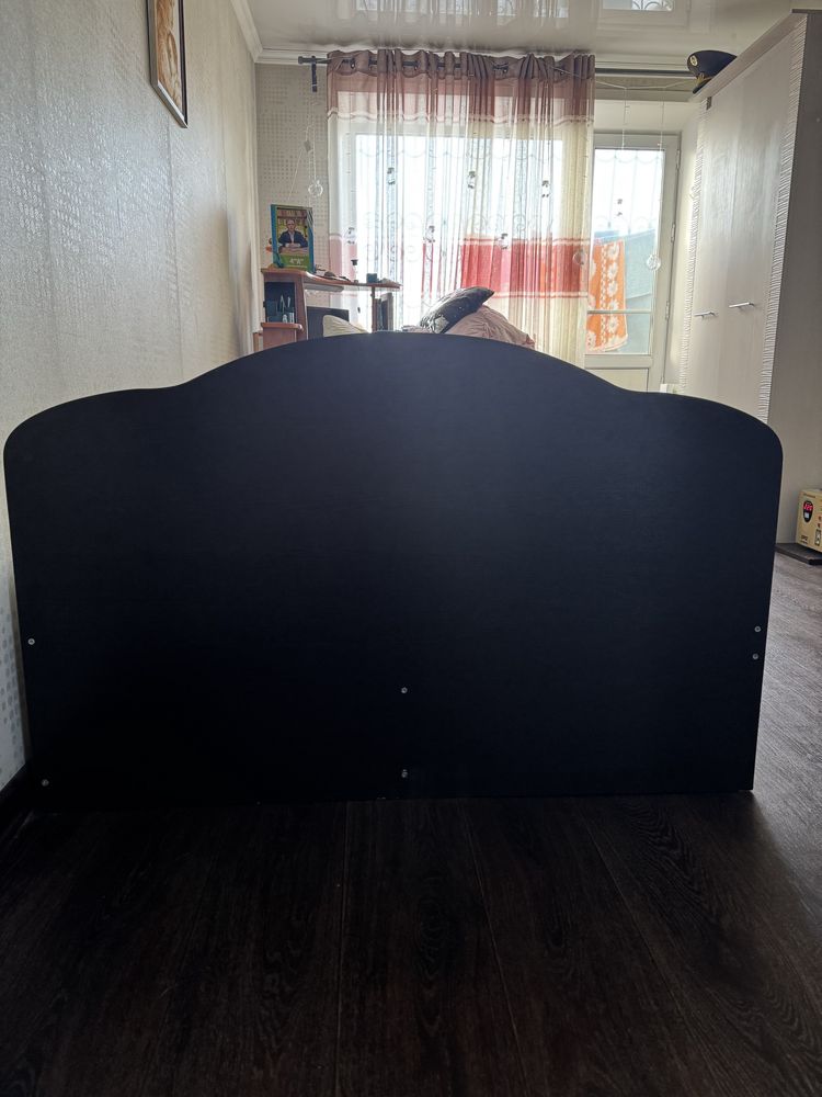 Продам кровать полуторку
