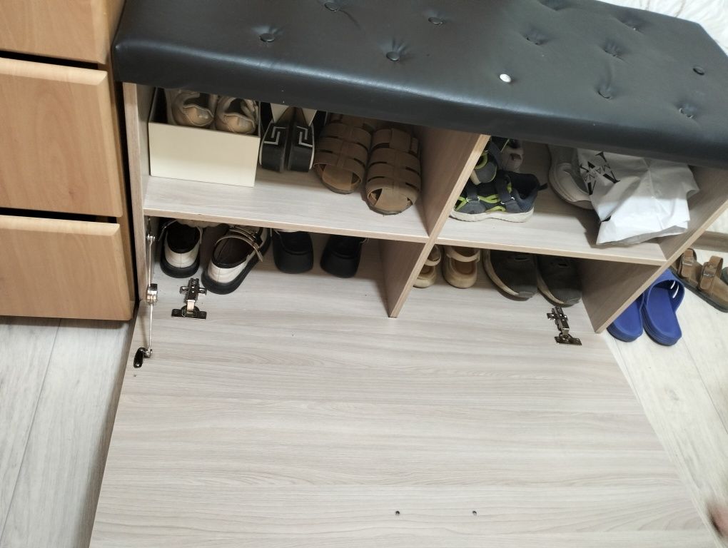 Продается обувной шкаф