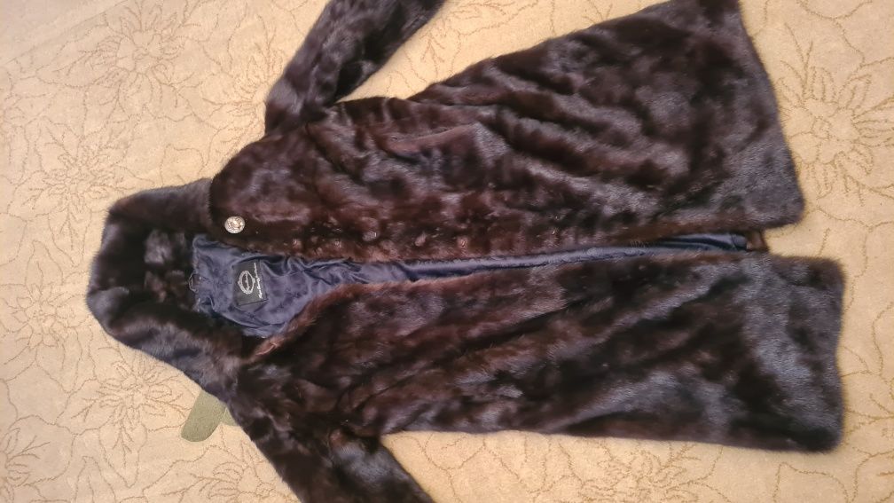 Продам норковую шубу