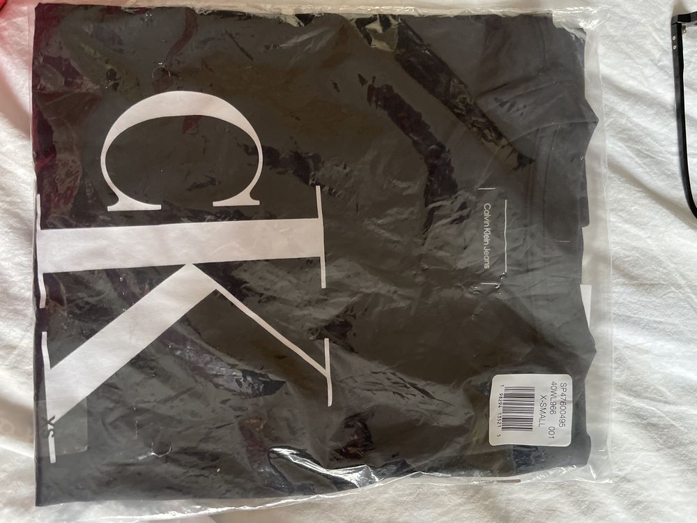Футболка Calvin Klein. Размер XS