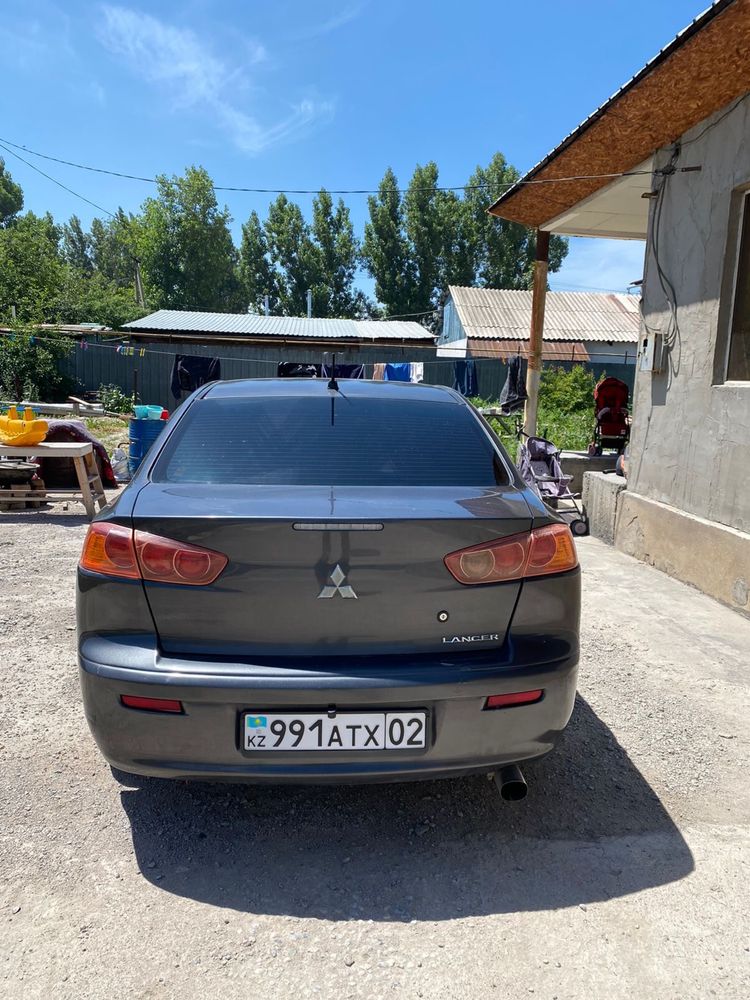 Mitsubishi lancer