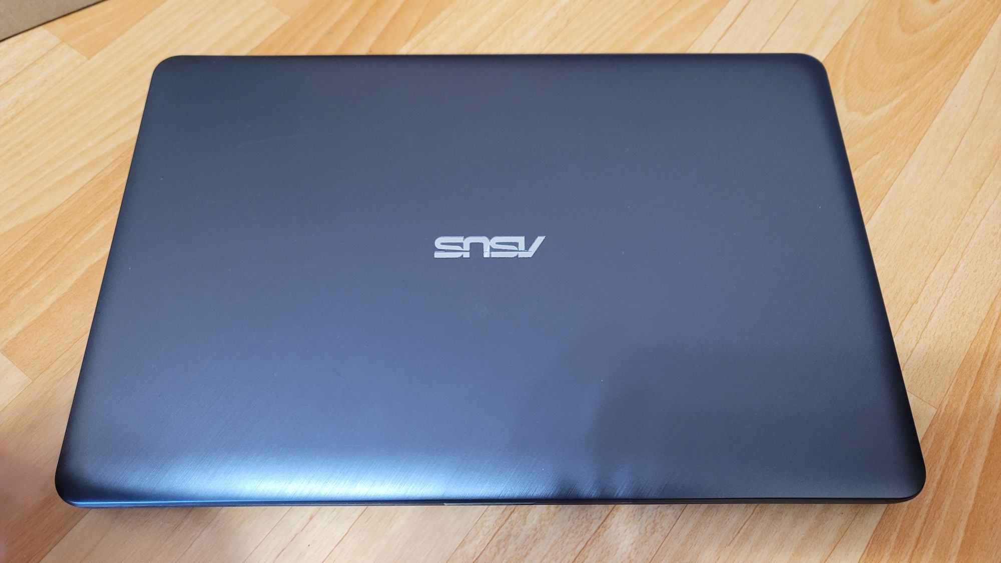 Продам отличный ноутбук ASUS x543u