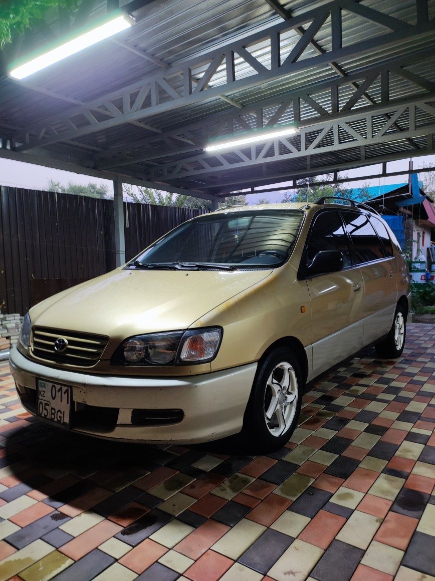 Toyota Picnic 1999, 2.2 турбо в отличном состоянии