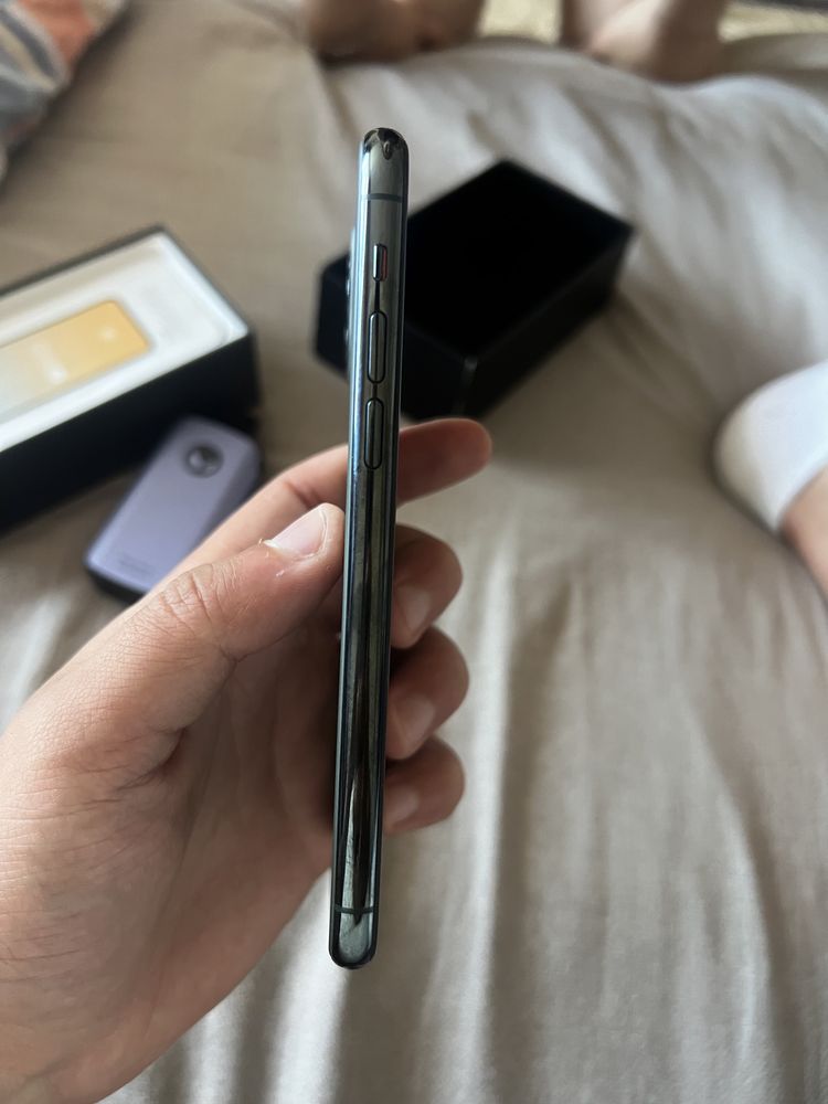 Iphone 11 pro продается