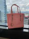Срочно ! Продам сумку бренда Guess, Италия
