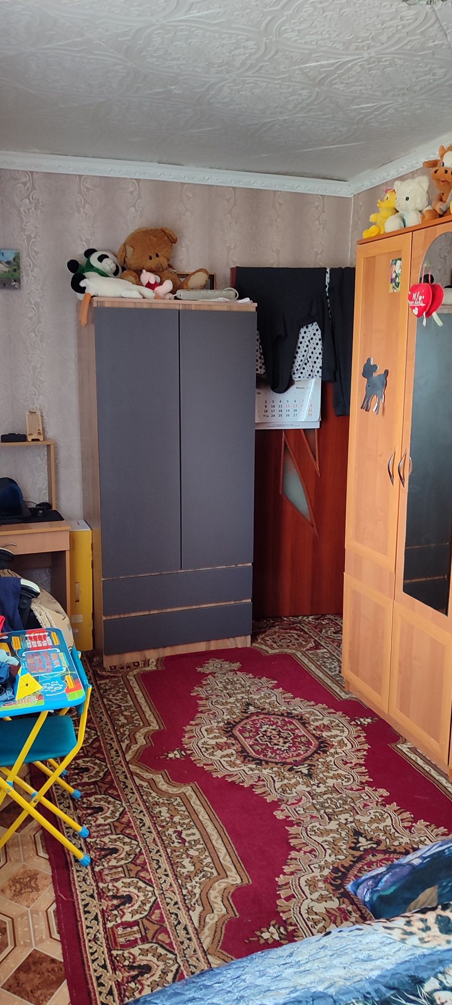 Продам 2-х комнатную квартиру за 9мил,2 микрорайон 2 дом,3 этаж!