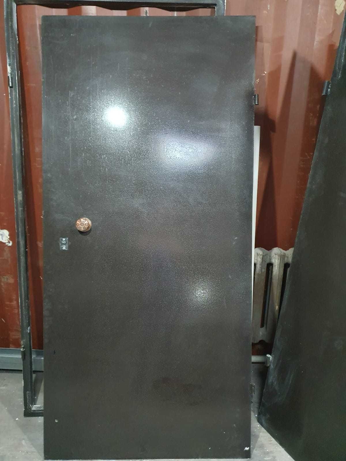 продам дверь железную