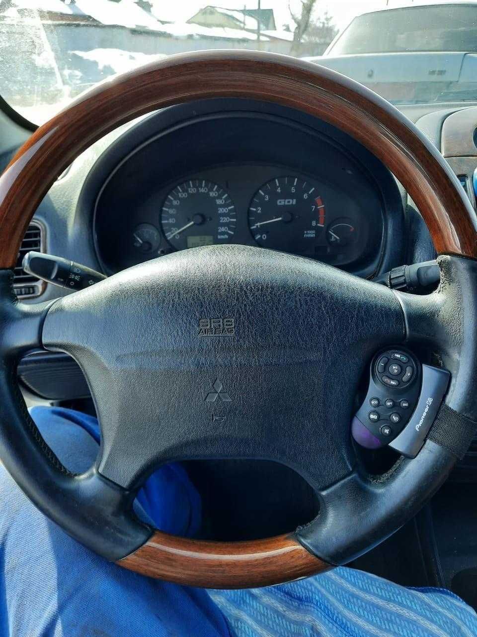 Здравствуйте!Продам Митсубиси Каризма!год . выпуска:1998г