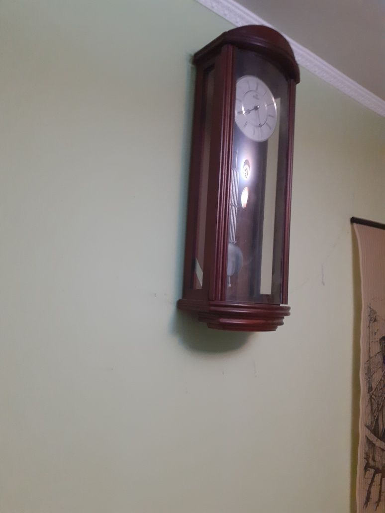 Продам часы настенные отличном состояний.