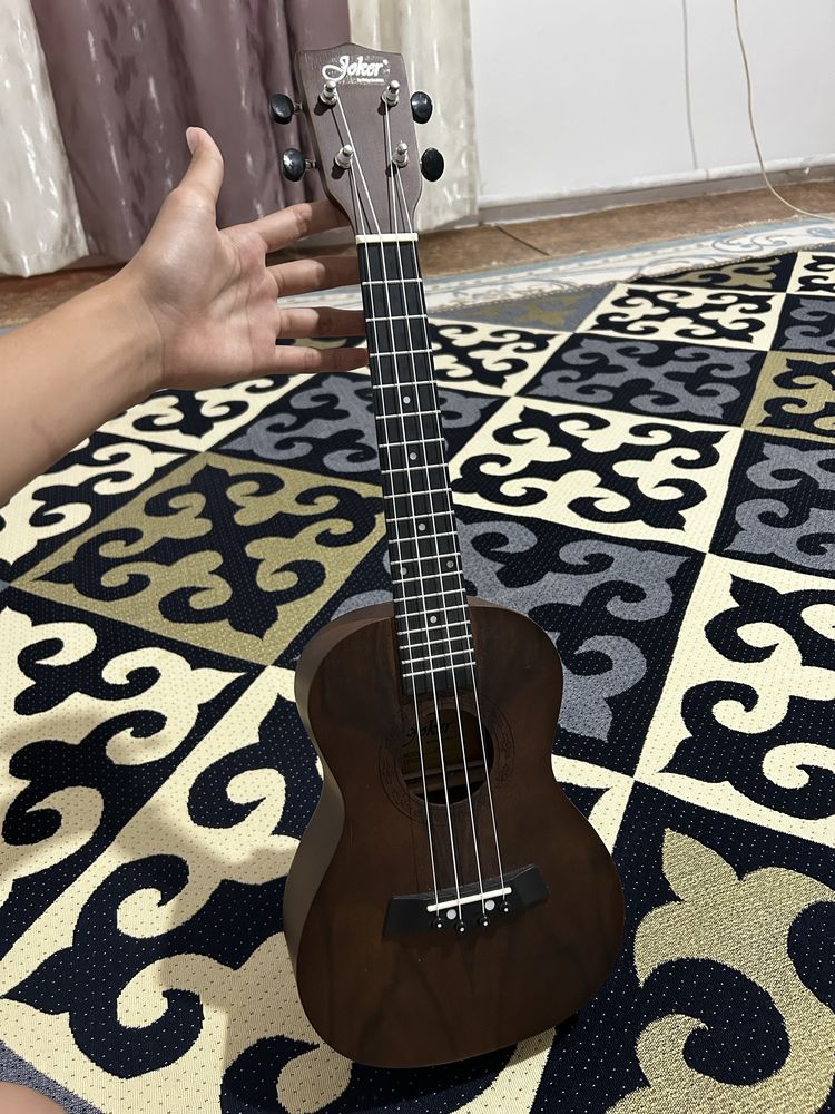 Укулеле (муз.инструмент) новый