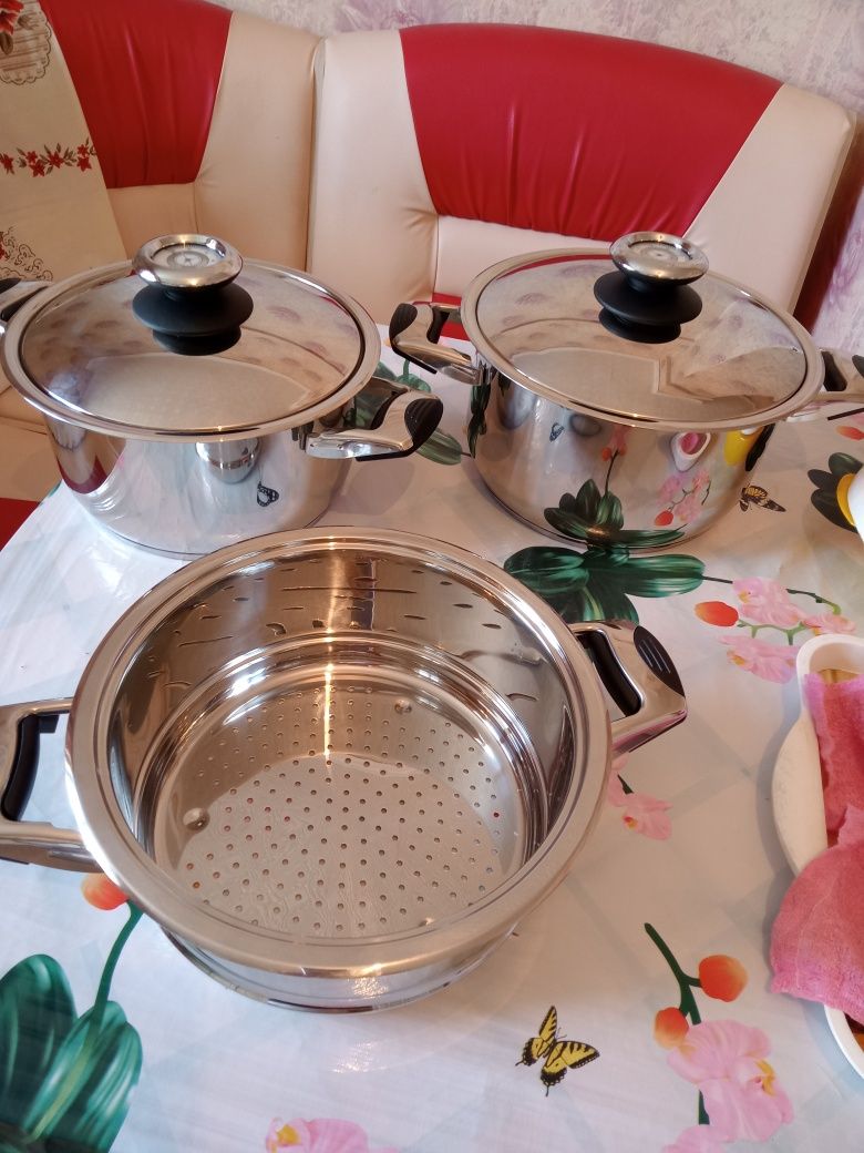 Продам кастрюлю новый
