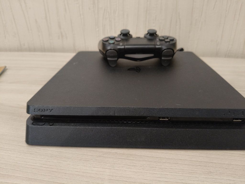 Продаётся PlayStation 4 в идеальном состоянии за покупкой в описание